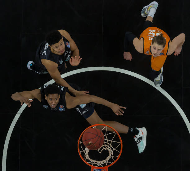 亚球员在世 亚球员在世