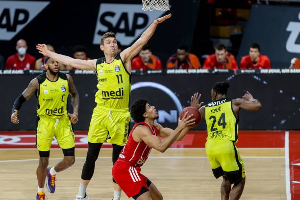 深受球员和 深受球员和